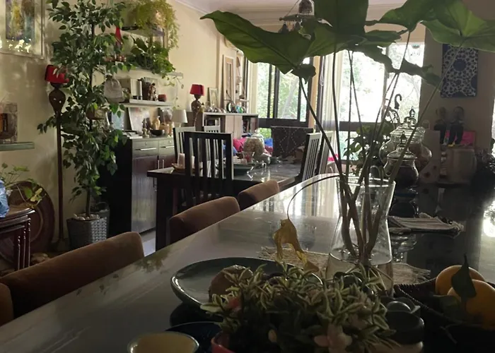 House With Garden View - Female Only